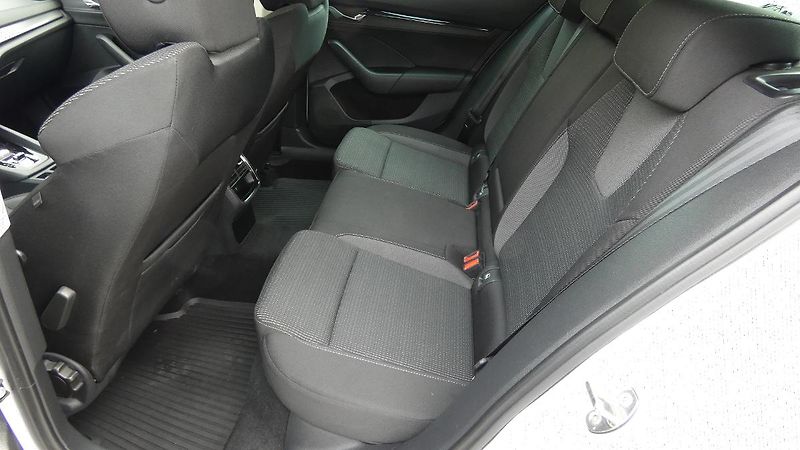 Škoda Octavia 1.5 TSI 110kW DSG Ambition - fotka 19 z 22