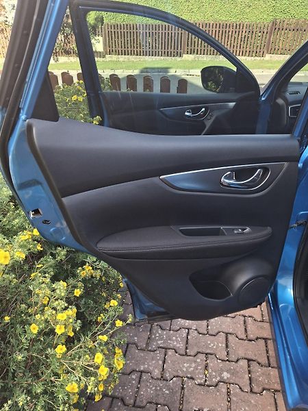 Nissan Qashqai (2018) Nová STK,1,6 benzín,N-connecta - fotka 11 z 25