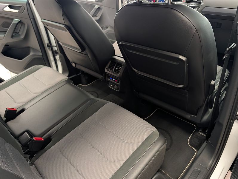 Volkswagen Tiguan 2.0 TDI 4X4 R-LINE - fotka 24 z 27