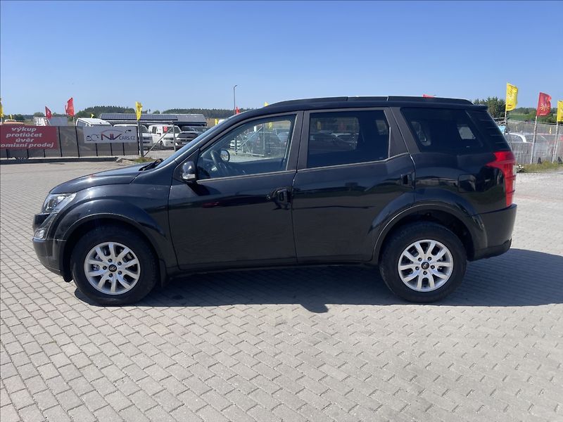Mahindra  XUV500 2,2 D 103kw 7míst FWD Euro6 be - fotka 2 z 38