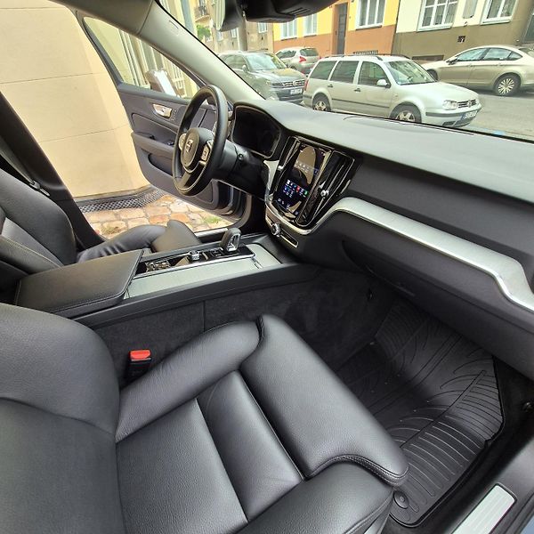 Volvo V60 (2021) Cross Country B4 Mild hybrid - fotka 21 z 26