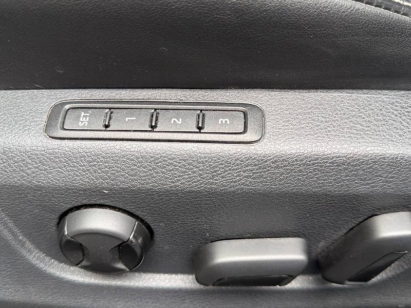 Škoda Superb (2021) kombi 2.0 TDI 7DSG Laurin&Klem - fotka 18 z 35