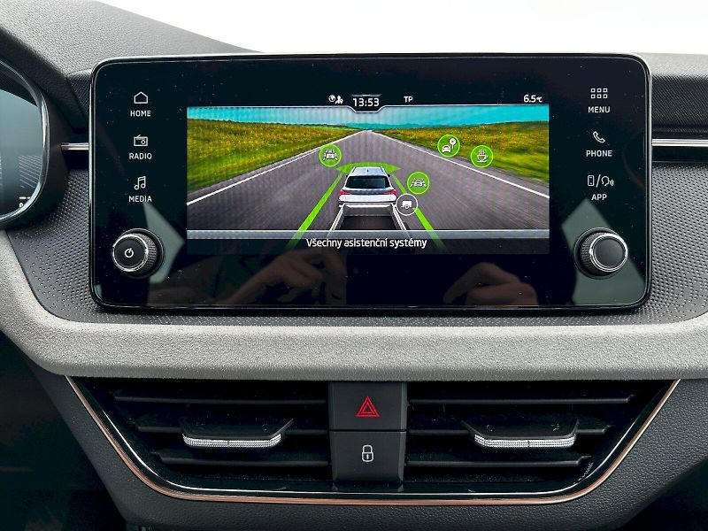 Škoda Kamiq (2024) 1.0 TSI 85kW MP6 Top Selection - fotka 15 z 35