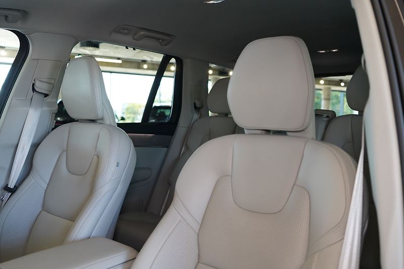 Volvo XC90 B5 PLUS Bright Vzduch, 360° - fotka 20 z 50