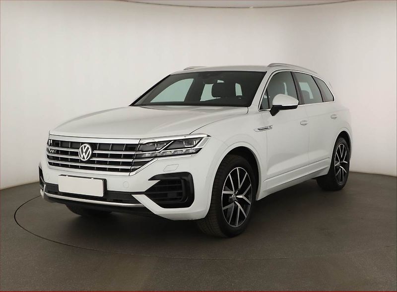 Volkswagen Touareg (2020) 3.0 TDI, 4x4, Vzduch, ACC - fotka 2 z 31