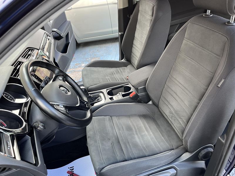 Volkswagen Touran (2020) 1.5TSI*DSG*7MÍST*TZ*HIGHLINE - fotka 18 z 50