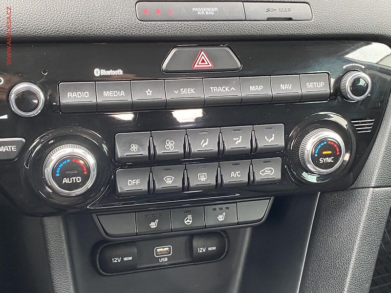Kia Sportage (2019) 1.6 T-GDi, 2.maj,ČR, AC - fotka 14 z 17