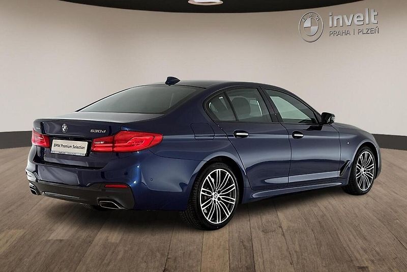 BMW Řada 5 530d xDrive - fotka 3 z 25