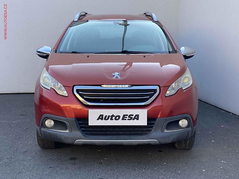 Peugeot 2008 (2015) 1.2PT, Style, navi - fotka 2 z 17