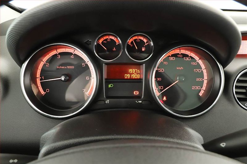 Peugeot 308 (2008) 1.4 VTi, Serv.kniha, po STK - fotka 11 z 14