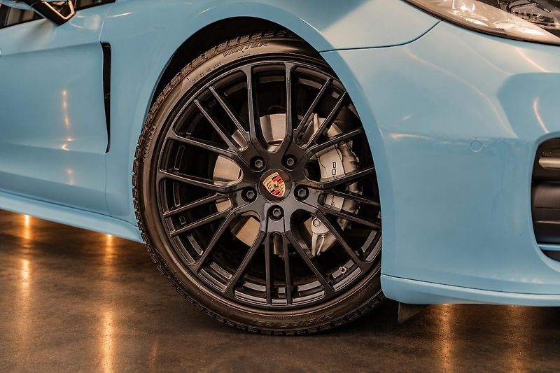 Porsche Panamera (2023) ST-ACC-BOSE-SoftCl-PDLS-R21 - fotka 7 z 15