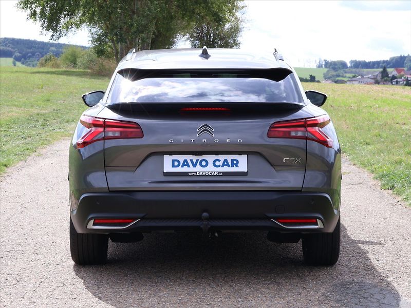 Citroën C5 X 1,6 PT 180k CZ Exclusive DPH - fotka 6 z 37