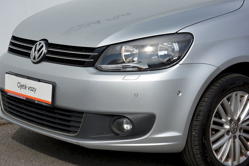 Volkswagen Touran (2014) 2.0 TDI 103 kW Confortline - fotka 12 z 20