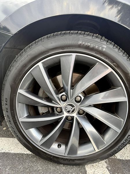 Škoda Superb (2017) Laurin & Klement 2.0 TDI 140kW - fotka 24 z 24