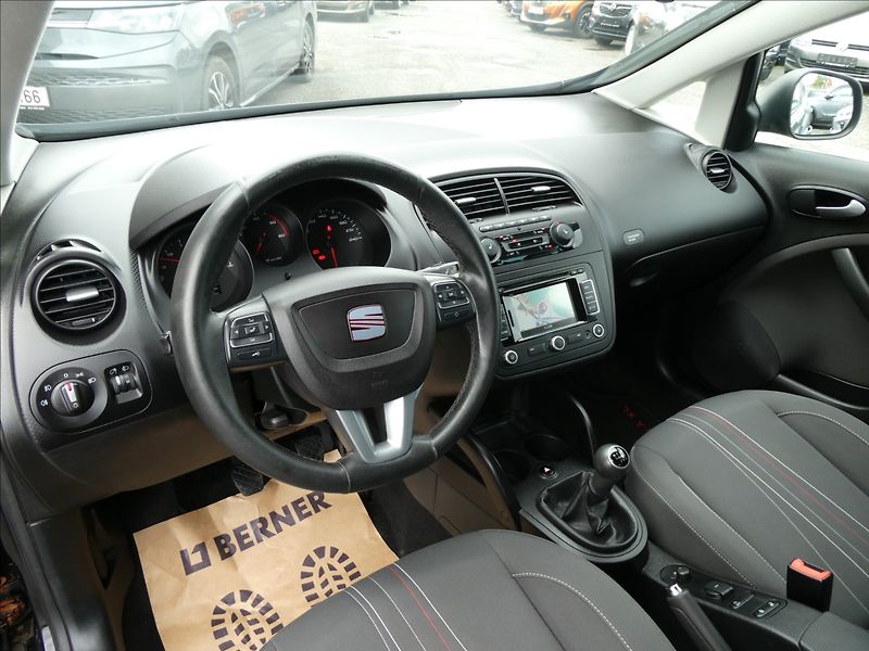 Seat Altea 2,0 TDi 103kW XL 4x4,navigace - fotka 17 z 39