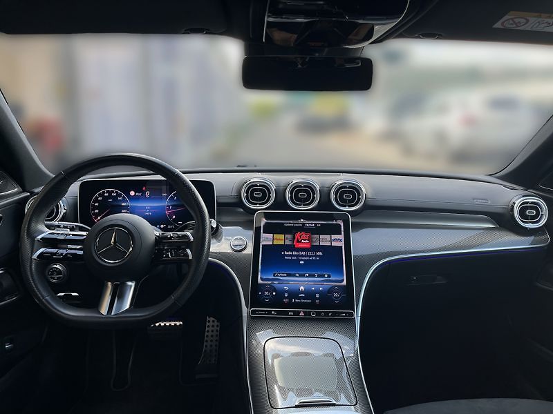 Mercedes-Benz Třídy C 220d 4MATIC AMG Style Edition - fotka 14 z 18
