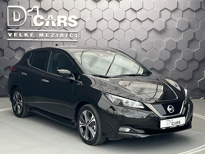 Nissan Leaf N-Connecta, 110 kW, 40kWh - fotka 8 z 72