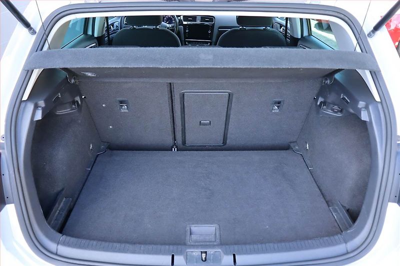 Volkswagen Golf (2017) 2.0 TDI, Automat, Navi - fotka 14 z 24