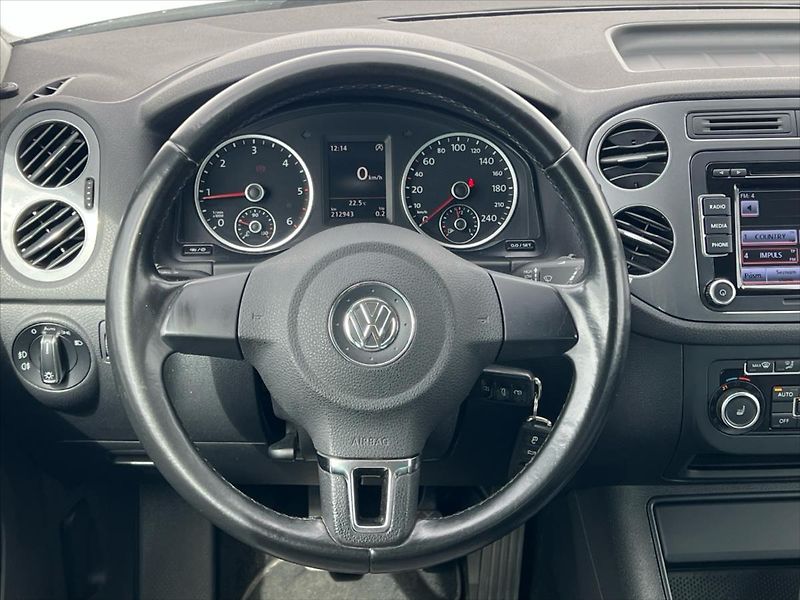 Volkswagen Tiguan 2,0 TDi 103kW SPORT&STYLE - fotka 15 z 22