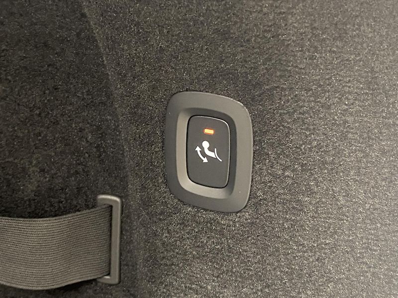 Volvo V90 T8 AWD RECHARGE BRIGHT ULTRA - fotka 36 z 58