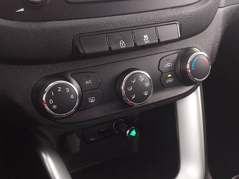 Kia Ceed (2015) 1.4 CVVT, ČR,1.maj, Serv.kniha - fotka 13 z 18