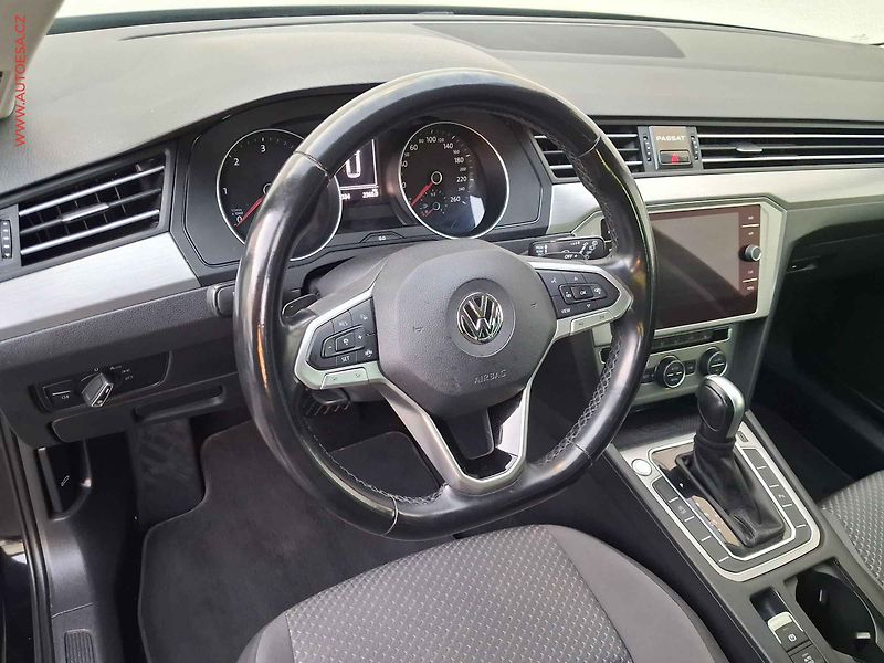 Volkswagen Passat (2019) 1.6TDi, DSG, LED - fotka 12 z 16