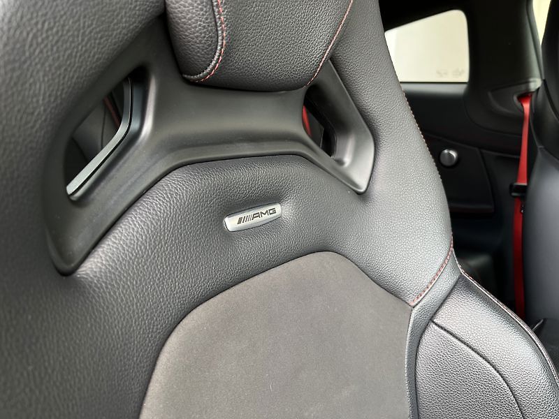 Mercedes-Benz Třídy C C-Třída Mercedes-AMG 43 4MATIC - fotka 17 z 21