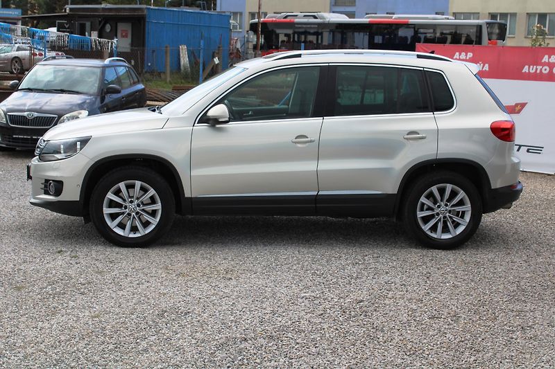 Volkswagen Tiguan (2012) 2.0 TDI KLIMA VÝHŘEV TAŽNÉ NAV - fotka 4 z 23