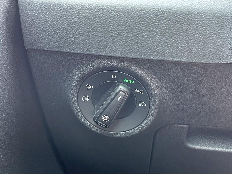 Škoda Karoq (2024) 2.0 TDI 110 kW 4x4 DSG SportLi - fotka 7 z 35