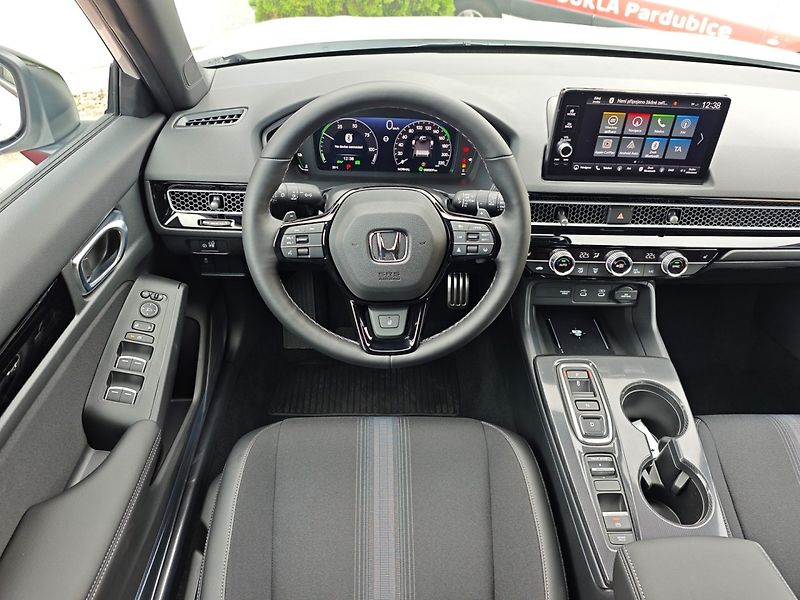 Honda Civic (2026) 2.0 e:HEV SPORT SKLADEM - fotka 8 z 15