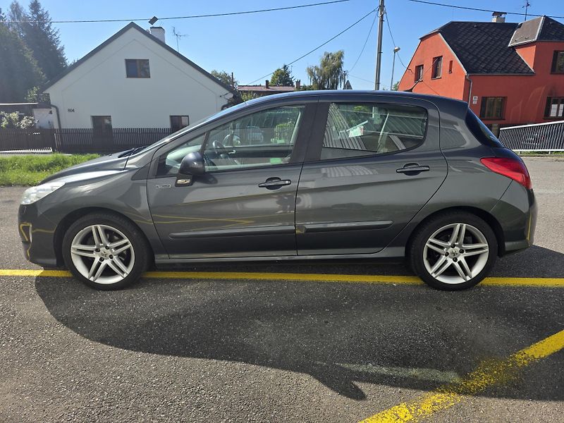Peugeot 308 (2010) 1.6i TAŽNÉ  - fotka 7 z 16