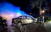 U Chyňavy namol opilý řidič tak přetáčel motor, až mu shořelo auto