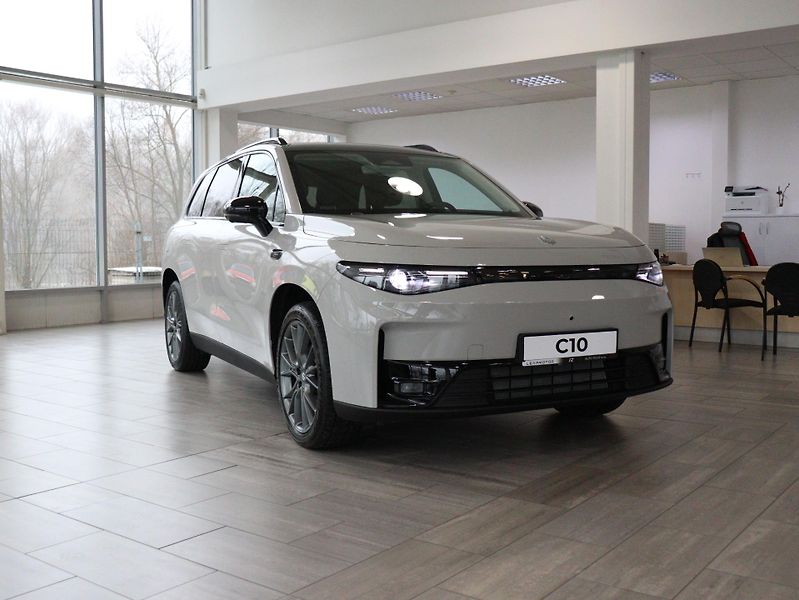 Leapmotor C10 REEV (2025) Design Hybrid EV - fotka 3 z 15