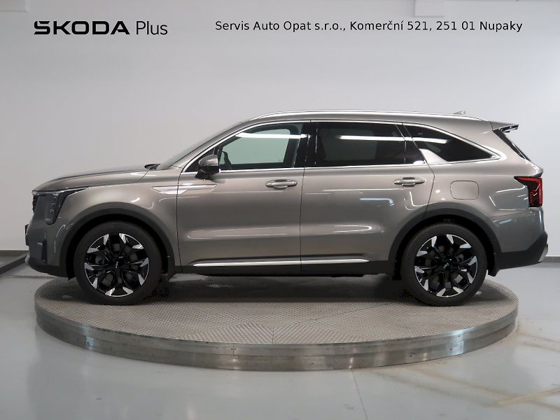 Kia Sorento (2026) TOP NAPPA 2.2CRDi 142KW 4x4 DC - fotka 3 z 45
