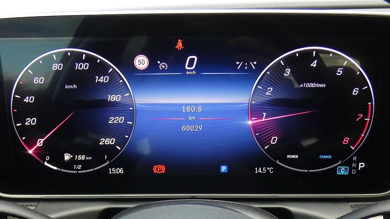Mercedes-Benz Třídy C C 200 4MATIC - fotka 14 z 23