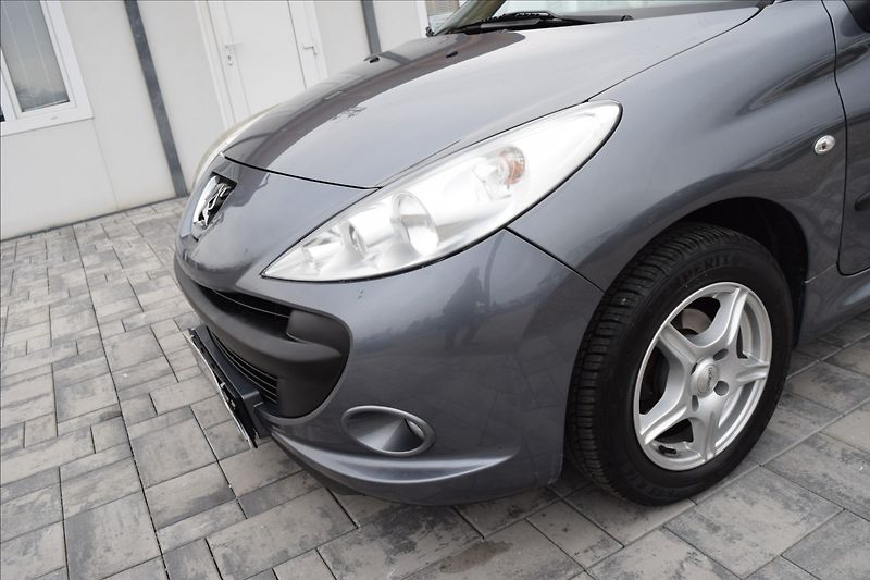 Peugeot 206 1,4 i (TU3) 54KW SERVISKA ALU - fotka 13 z 41