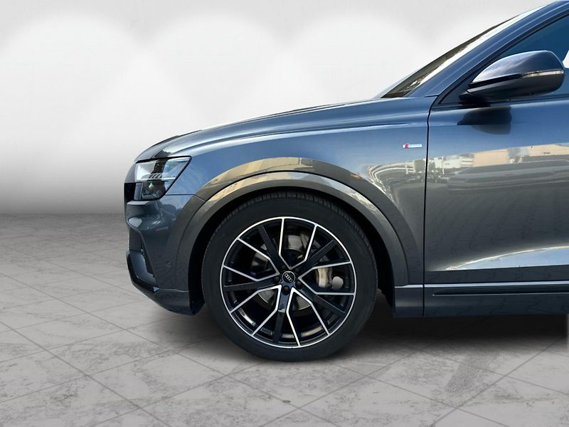 Audi Q8 55 TFSI Quattro - fotka 9 z 24