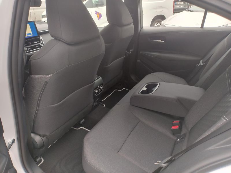 Toyota Corolla (2025) SD 1.8 FHEV Comfort - fotka 7 z 14