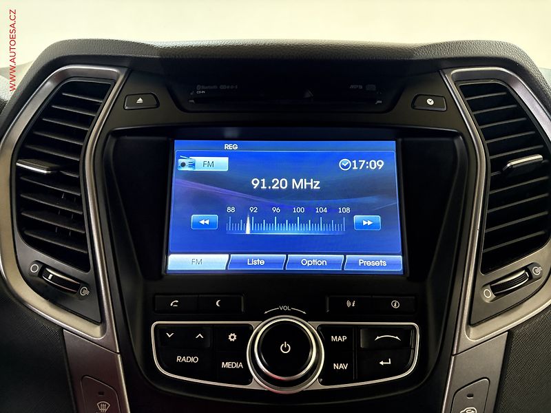 Hyundai Santa Fe (2014) 2.2 CRDi 4x4, Style, xenon - fotka 13 z 16