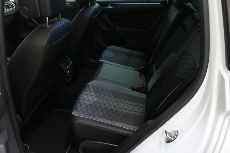 Volkswagen Tiguan (2022) R-line 2,0TDI 147 KW 4M DSG - fotka 43 z 49