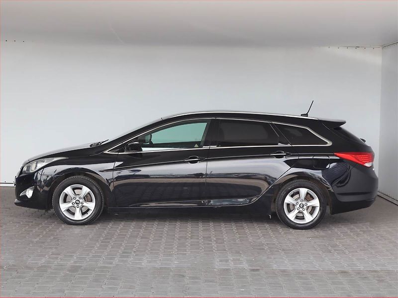 Hyundai i40 (2012) 1.7 CRDi, Automat, Navi - fotka 3 z 19