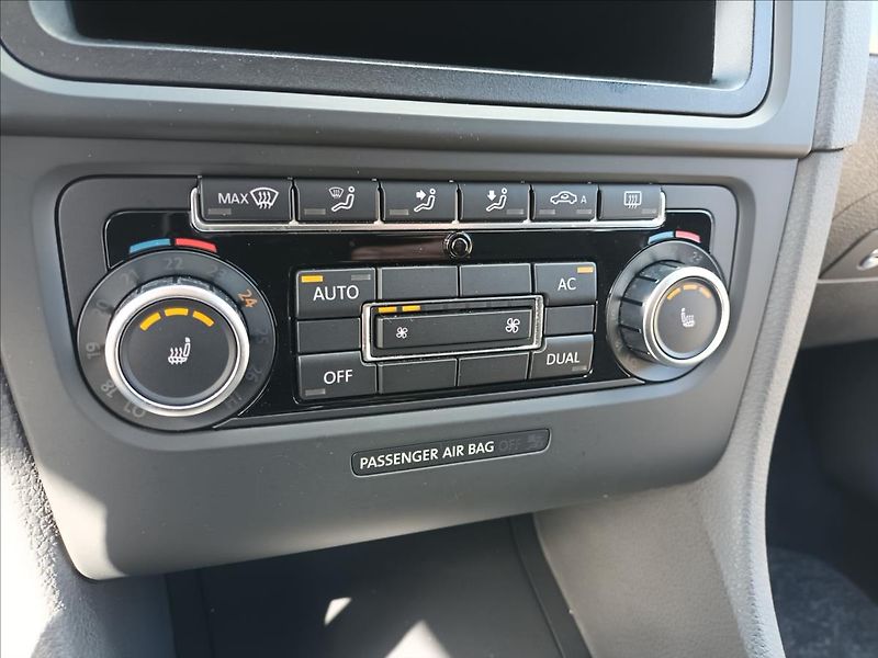 Volkswagen Golf 1,4 16V,59KW,TREND,KLIMA,VÝHŘE - fotka 35 z 50