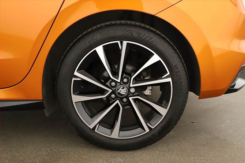 Škoda Fabia (2025) 1.0 TSI, Monte Carlo, FullLed - fotka 12 z 21