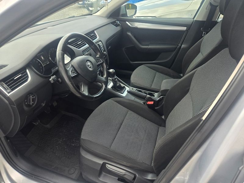 Škoda Octavia (2013) 2.0 TDI Elegance, Odpočet DPH - fotka 8 z 27
