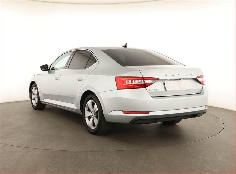 Škoda Superb (2021) Style 2.0 TDI, Automat - fotka 4 z 20
