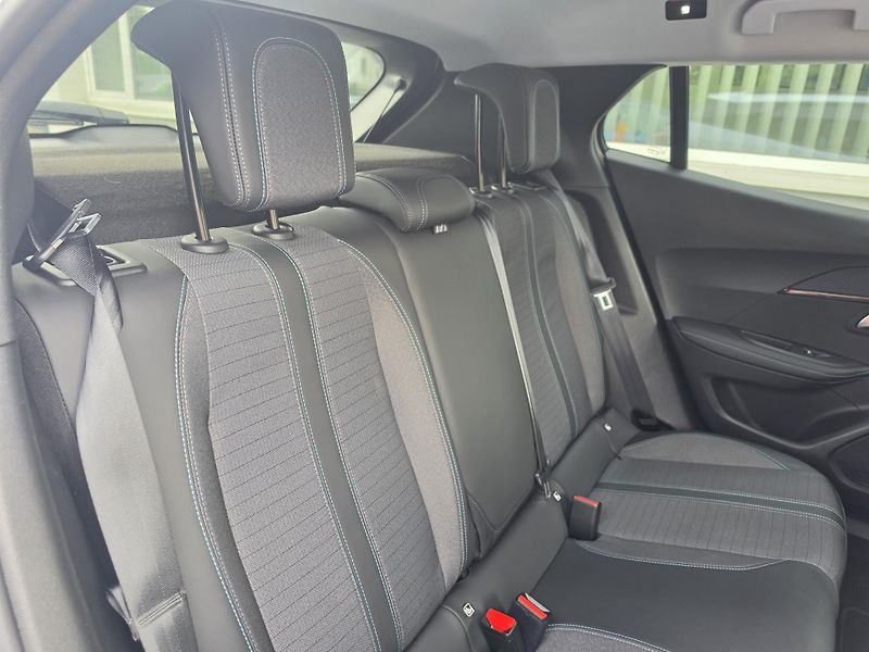 Peugeot 2008 1.2 T 96KW 54tkm  - fotka 22 z 25
