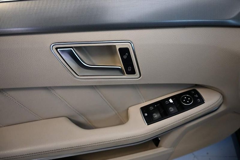 Mercedes-Benz Třídy E (2014) 2.2 250T Avantgarde LED CDI - fotka 19 z 26