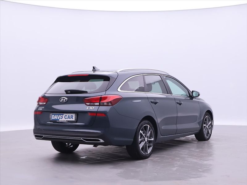 Hyundai i30 1,0 T-GDI 88kW DCT Smart CZ - fotka 7 z 32