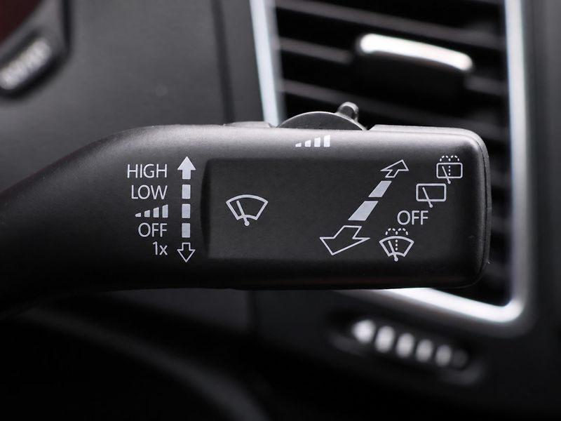 Volkswagen Sharan 2,0 TDI 130kW DSG 4Motion CZ - fotka 22 z 41