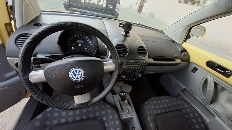 Volkswagen New Beetle (1999) - fotka 10 z 14